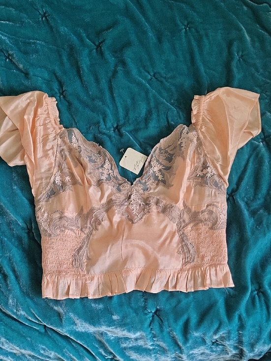 Free People Tops - NWT Free People Peach & Gray Lace Flutter Sleeve Crop Blouse size Medium
